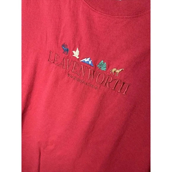 Vintage Embroidered Leavenworth WA Tshirt Anvil Tag EUC Sz L - Picture 2 of 4